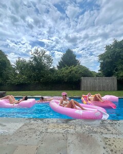 alix_earle posts 2023-07-19 22.50 Cu4xmiOxzh3_2_10 361612192_1289961798293718_4667146701402971470_n.jpg