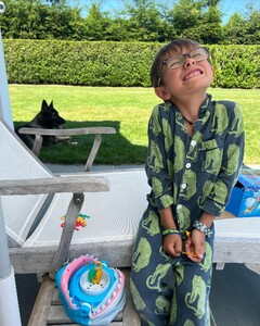 alix_earle posts 2023-07-31 23.48 CvXxxogR7EC_6_6 364070499_262972463181403_5208497843730859848_n.jpg