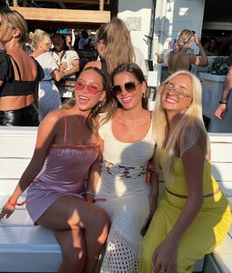 alix_earle posts 2023-08-03 04.00 CvdYNQGx1yQ_6_8 364293361_226838743178453_2308087708453859251_n.jpg