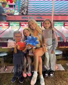 alix_earle posts 2023-08-30 01.54 CwirNuERg0e_2_10 371169678_621488300106368_1471620374940946697_n.jpg