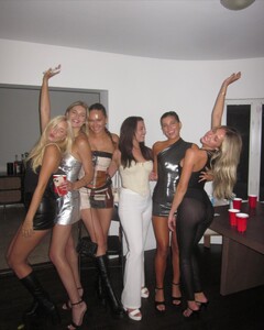 alix_earle posts 2023-09-05 03.00 CwyPm22xfnt_2_7 373654579_261327620130478_3433349375986942532_n.jpg