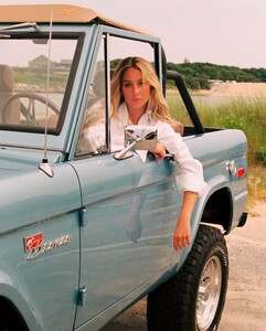 alix_earle posts 2023-09-14 02.49 CxJZhBxRYwm_2_9 377877148_236680195999193_8762517920247551862_n.jpg