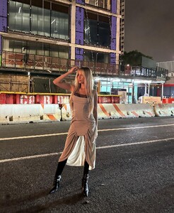 alix_earle posts 2023-09-16 01.39 CxObE8kxgtx_2_4 378050656_688111176542016_514529681613394711_n.jpg