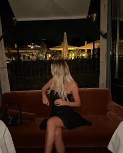 alix_earle posts 2023-10-06 06.52 CyCeun9x8J-_8_8 385851192_1955764394808549_2859846917438106207_n.jpg