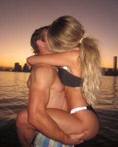 alix_earle posts 2023-10-07 05.58 CyE9WIcxPXI_1_1 386270261_856453419191423_7651651051106439744_n.jpg