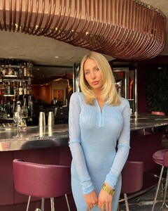 alix_earle posts 2023-10-18 05.07 CyhMUuqxlVk_7_7 392930490_1015561346422887_3558382127040416668_n.jpg