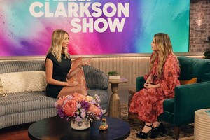 alix_earle posts 2023-10-30 20.03 CzBsVFyOZ4e_6_6 397029479_242555032165621_339926742589824640_n.jpg