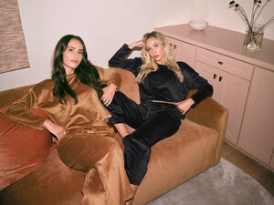 alix_earle posts 2023-11-03 22.30 CzMQX3XR2On_4_4 397969827_2222734921251959_1421881960982907499_n.jpg