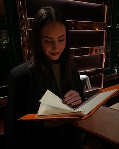 alix_earle posts 2023-11-05 01.01 CzPGdfaI_8f_5_8 398513390_1016535019552244_73781714777048158_n.jpg