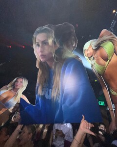 alix_earle posts 2023-12-22 01.40 C1IMONiRJ-O_4_9 412057152_1369954410313543_6969887677649338868_n.jpg