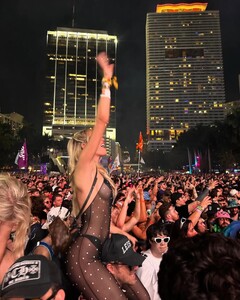 alix_earle posts 2024-03-27 04.52 C4_ugTRxdob_6_10 434559166_1384364525548220_21643520334977386_n.jpg