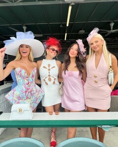 alix_earle posts 2024-05-05 22.28 C6mCdviRN2X_9_9 441013879_757748026466180_290296487024317855_n.jpg