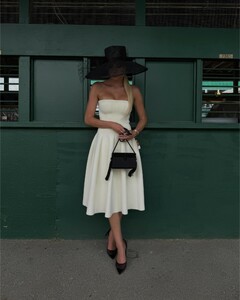 alix_earle posts 2024-05-06 02.47 C6mgDXbRZso_3_6 441015133_3761557010731083_876602528377329152_n.jpg