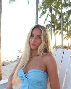 alix_earle posts 2024-05-15 03.02 C69s7lXRq07_8_9 443252761_1154129479097716_5473653338782676194_n.jpg