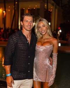 alix_earle posts 2024-06-05 05.48 C70EqdTx9QK_3_10 447915298_2077664386307751_2024196878260552942_n.jpg