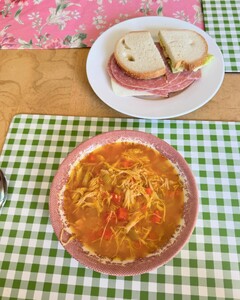 alix_earle posts 2024-06-12 03.34 C8F24QHRJJk_10_10 448146199_365903416104350_2610656494963803111_n.jpg