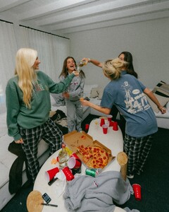 alix_earle posts 2024-09-20 04.09 DAHaXMdxzyx_2_2 460295375_855662346671333_3539604505629585939_n.jpg