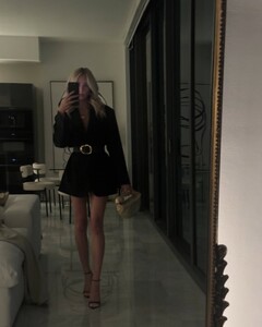 alix_earle posts 2024-09-29 00.39 DAeNgYJxjeW_13_13 461265143_1052117343119786_7515845807633532546_n.jpg