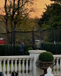 alix_earle posts 2024-10-14 00.32 DBE0ll8xQnF_11_14 462688063_447799274460783_7834454602137934465_n.jpg