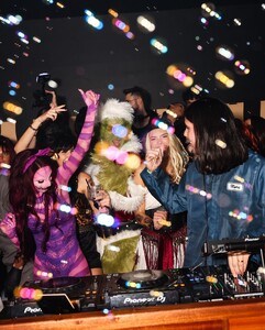 alix_earle posts 2024-10-28 06.01 DBpdZWSy1By_5_14 464749764_885465386895592_4057941694315421086_n.jpg