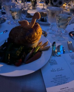 alix_earle posts 2024-10-31 05.05 DBxFTDoRldn_9_12 464923567_935971998584984_5011361689054291539_n.jpg