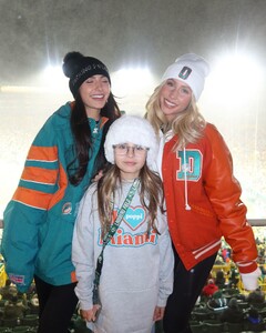 alix_earle posts 2024-12-01 02.39 DDApTovxY-W_1_16 469000062_1298256161075629_1281520107612460774_n.jpg