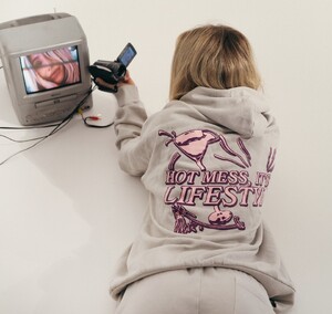 alix_earle posts 2024-12-04 03.59 DDIg2fcxsE7_2_7 469000551_551518750985989_6075894312968335053_n.jpg