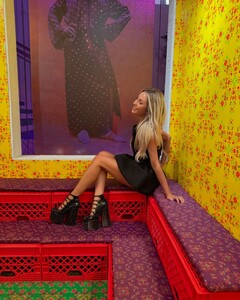 alix_earle posts 2024-12-10 07.59 DDYZBIpRgXx_1_10 469718597_1245005259889300_799120581346870521_n.jpg