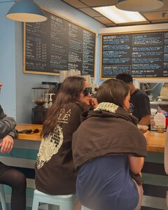 alix_earle posts 2024-12-16 06.37 DDnsddzxgMx_6_13 470283333_1265447108107503_4235367476983384334_n.jpg