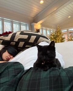 alix_earle posts 2024-12-27 01.22 DEDdIxER120_10_14 471591813_610709624823954_9047502920899233463_n.jpg