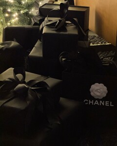 alix_earle posts 2024-12-27 01.22 DEDdIxER120_9_14 471559879_1090791099182263_8738049056687487082_n.jpg