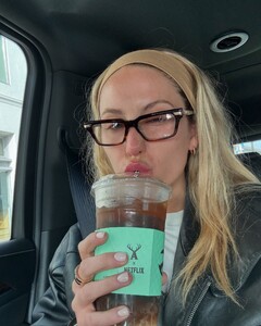 alix_earle posts 2025-01-18 04.21 DE8bFuxxRqg_12_12 474066382_18481610953029152_3356563731381782583_n.jpg