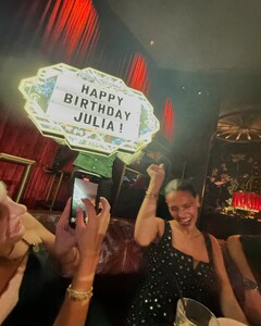 alix_earle posts 2025-01-20 02.17 DFBWc_5RFBv_10_15 474326161_18481932742029152_4427969701205008035_n.jpg