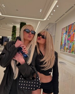 alix_earle posts 2025-01-20 02.17 DFBWc_5RFBv_14_15 474223702_18481932781029152_2538213187759468621_n.jpg