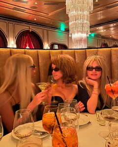 alix_earle posts 2025-01-20 02.17 DFBWc_5RFBv_1_15 474366289_18481932649029152_4230178331528195773_n.jpg