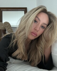 alix_earle posts 2025-01-23 07.02 DFJlgyaPc9C_1_1 474955668_18482485114029152_7253524337313961262_n.jpg