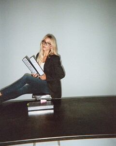 alix_earle posts 2025-01-24 07.42 DFMO35dRZu3_1_5 475049228_18482656321029152_1985109800564095989_n.jpg