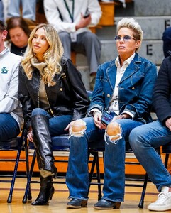 alix_earle posts 2025-01-26 05.17 DFRH2E7R4Dd_7_12 474868244_18482998936029152_2975106252222785520_n.jpg