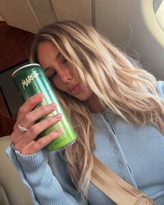 alix_earle posts 2025-03-28 07.20 DHuabHbx3u2_17_18 487124622_18494978737029152_8237975450728011835_n.jpg