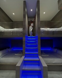 alix_earle posts 2025-04-12 00.16 DIUR0PUyOet_3_12 490186819_18498083104029152_1819640676791576941_n.jpg