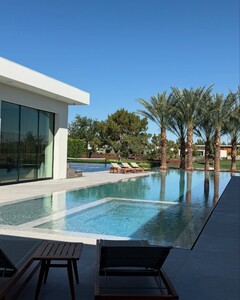 alix_earle posts 2025-04-12 00.16 DIUR0PUyOet_6_12 489372438_18498083134029152_8226150323427916982_n.jpg