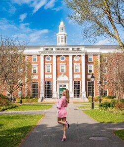 alix_earle posts 2025-04-17 00.03 DIhISQexPrW_2_6 491443958_18499138072029152_2418731238253508962_n.jpg