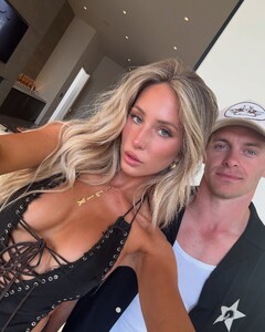 alix_earle posts 2025-04-28 06.45 DI-LCf3xW61_12_14 491442673_18501137071029152_7041172432161053378_n.jpg