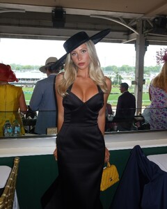 alix_earle posts 2025-05-07 07.06 DJVYnfBvTkK_1_18 495807640_18502766416029152_3043635633939705018_n.jpg