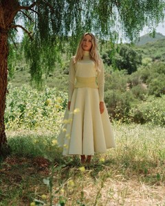 alix_earle posts 2025-05-23 01.57 DJ-CB-9RTHD_1_9 499504123_18505701694029152_7726095532471143299_n.jpg