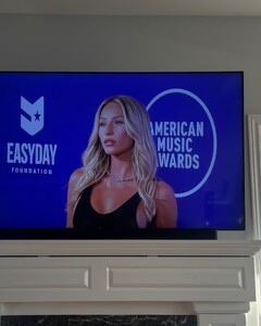 alix_earle posts 2025-05-28 07.08 DKLdlWIxg6k_11_13 501529923_18506754289029152_5028081042197610366_n.jpg