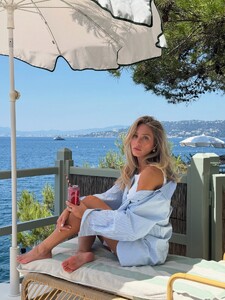 alix_earle posts 2025-06-21 02.06 DLIuDhFoGC8_1_9 509735262_18511601887029152_5364408930844248129_n.jpg