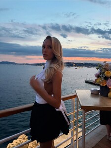 alix_earle posts 2025-06-21 23.13 DLK_F93R0ip_10_15 503472296_18511772380029152_1801918961198336495_n.jpg