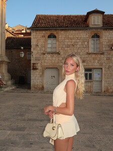 alix_earle posts 2025-06-29 20.24 DLfSEnzozVc_4_11 514067005_18513163027029152_2286767675510507713_n.jpg