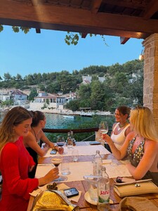 alix_earle posts 2025-06-30 01.30 DLf1GLdIj5Y_4_17 510925706_18513217630029152_4608744885764869253_n.jpg